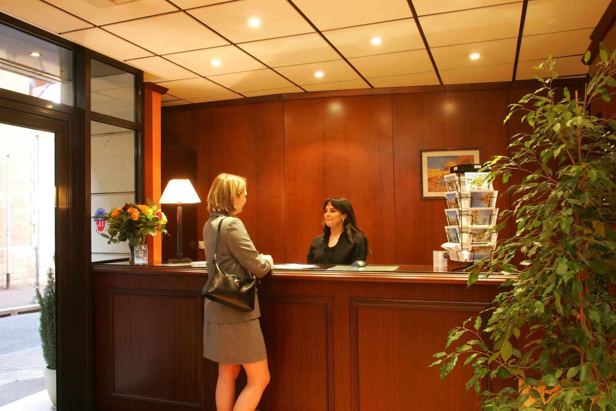 Hotel Izzy イシー＝レ＝ムリノー エクステリア 写真